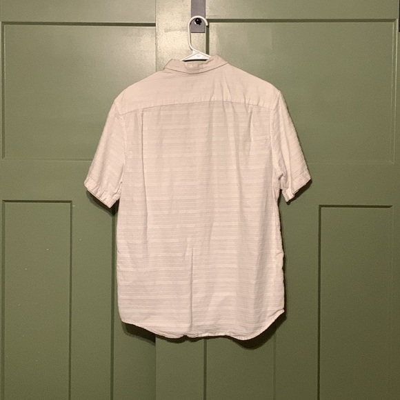 🧡 Old Navy White Everyday Shirt - Picture 6 of 7